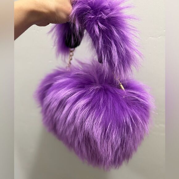 Lilac Handmade Dyed Finn Raccoon Fur Camera Bag/Crossbody & Fur Pompom Charm - Picture 12 of 17